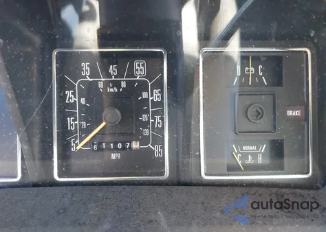 1987 Ford Econoline E150 Super Duty Van z USA, uszkodzony, nr VIN 1FTES15Y2HHB93348